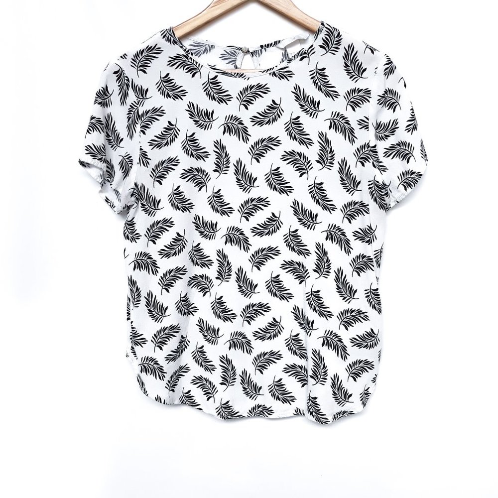 H&M Black & White Floral Short Sleeve Blouse